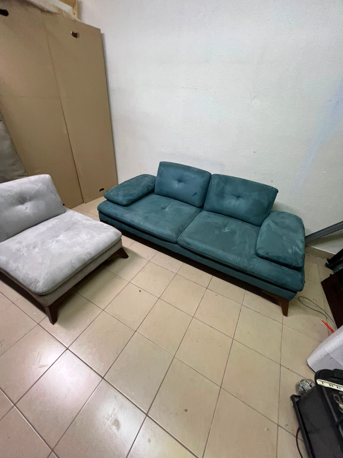 3+2 sofa, winter colors - Image 9