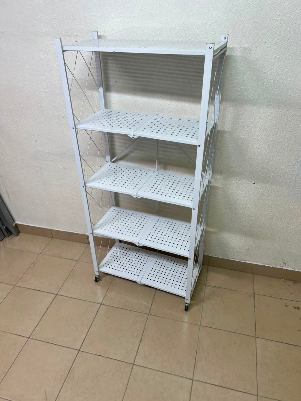 4-Tier Foldable Storage Shelf,Multi-Functional Standing Metal Shelves with Wheels,Ideal for Living Room,Bedroom,Garage,Kitchen (White) - Image 6