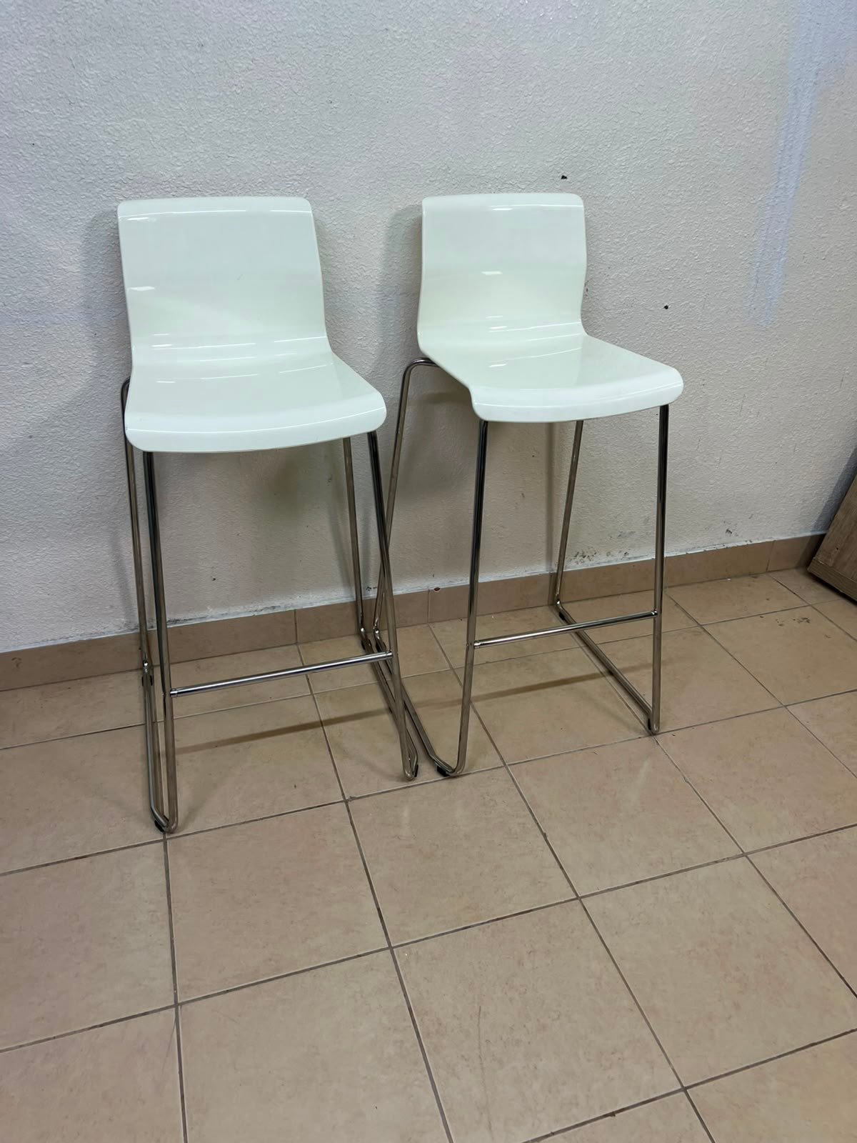 GLENN Bar stool, counter height white/chrome-plated,