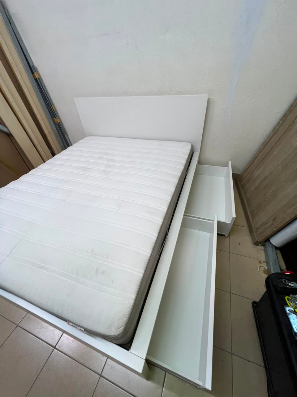 IKEA king-size bed - Image 8