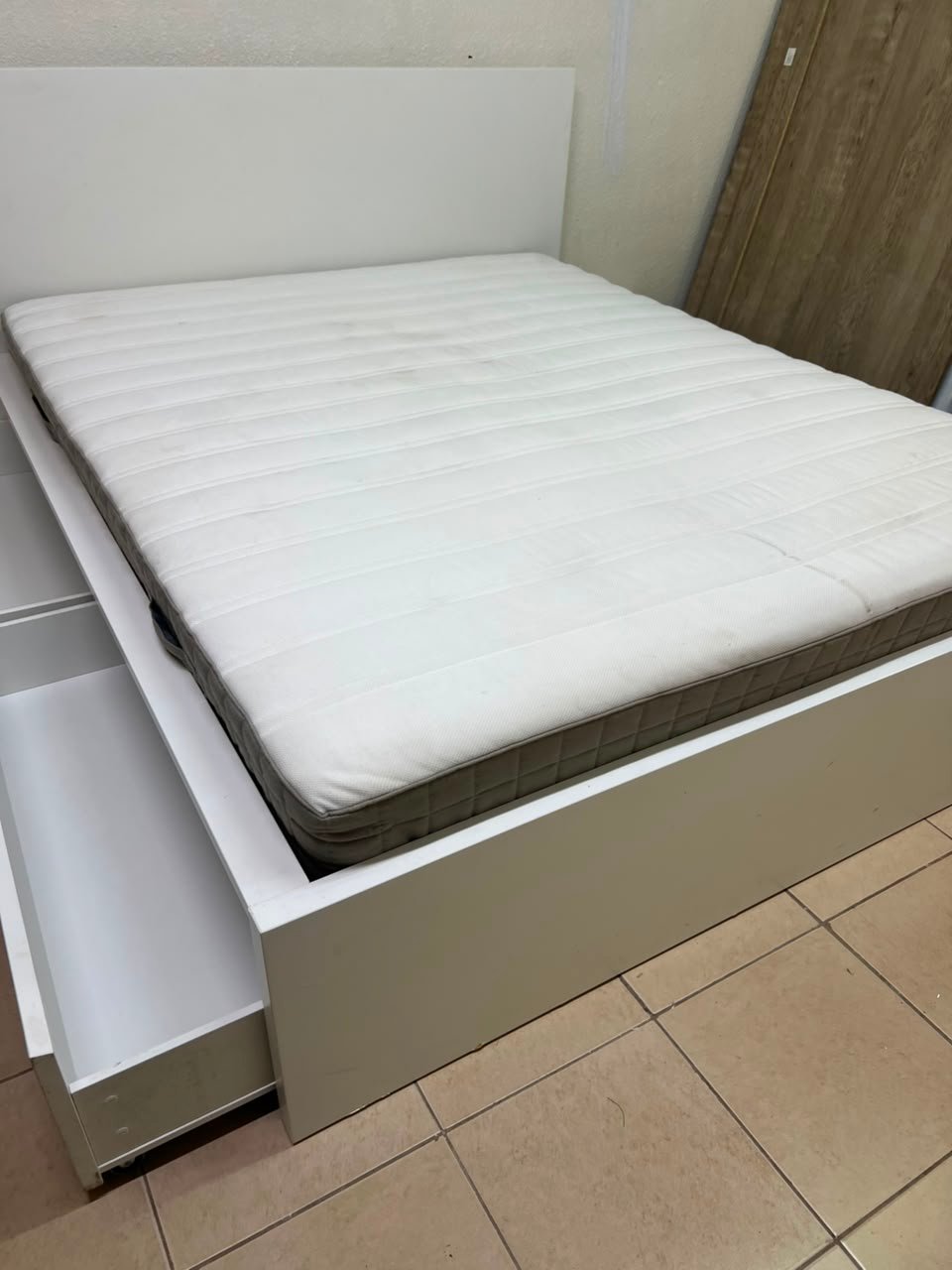 IKEA king-size bed - Image 14