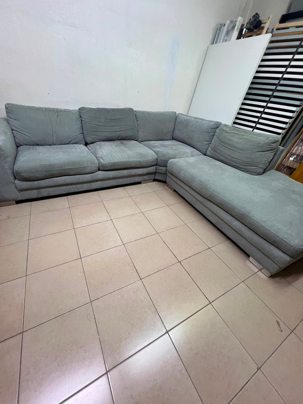 L-shaped sectional sofa - Image 2