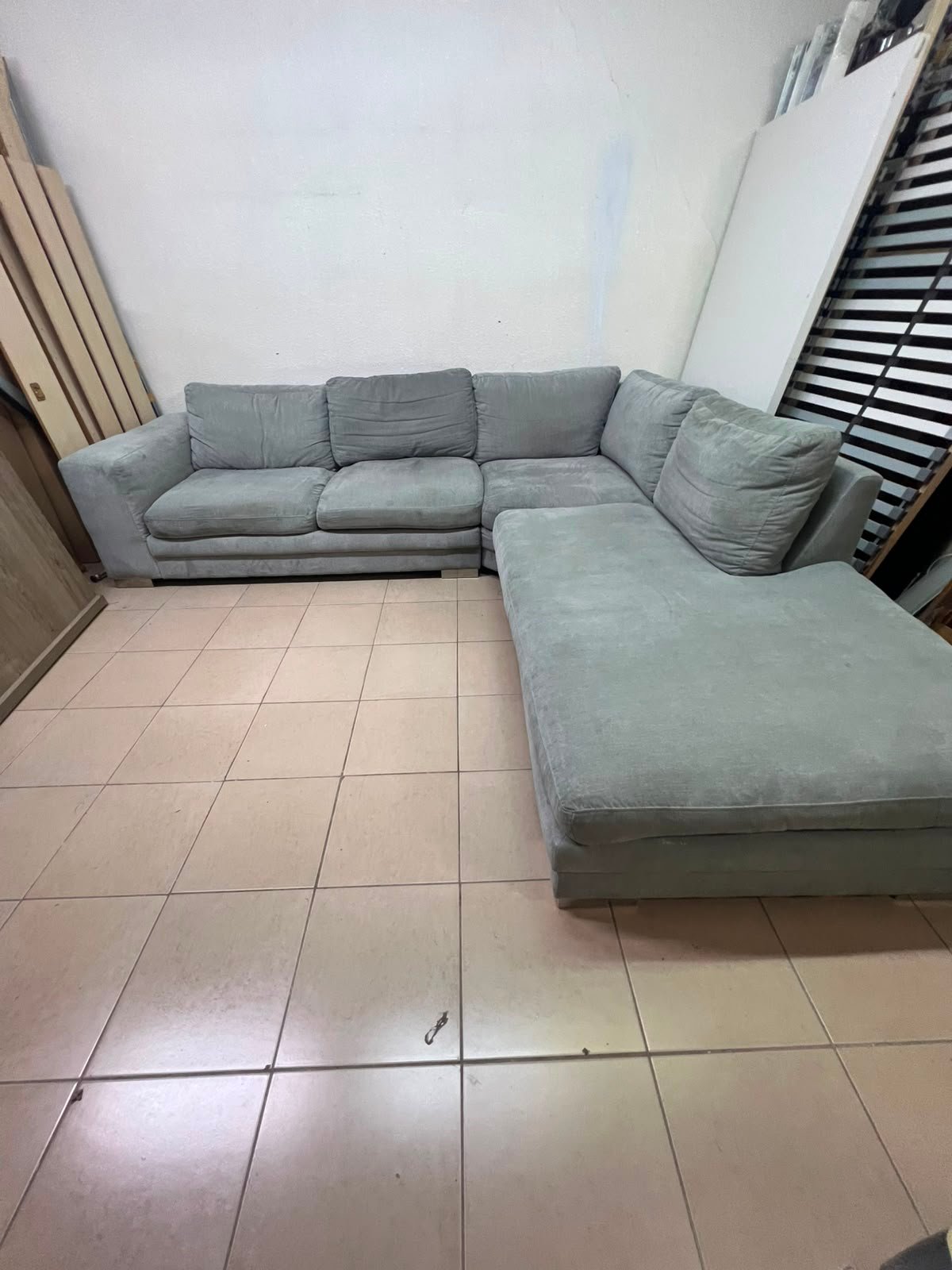 L-shaped sectional sofa - Image 3
