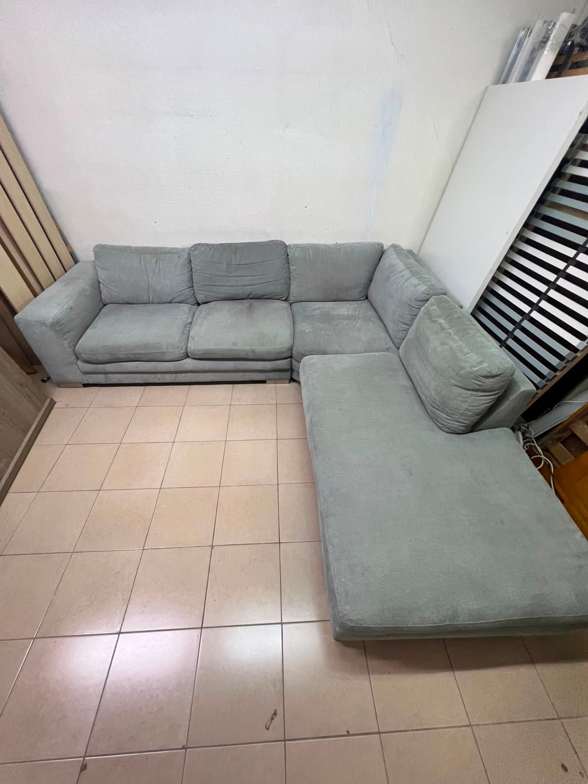 L-shaped sectional sofa - Image 4