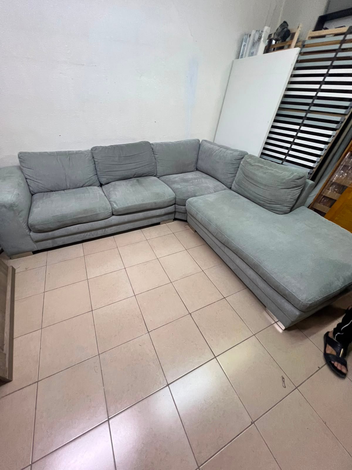 L-shaped sectional sofa - Image 5