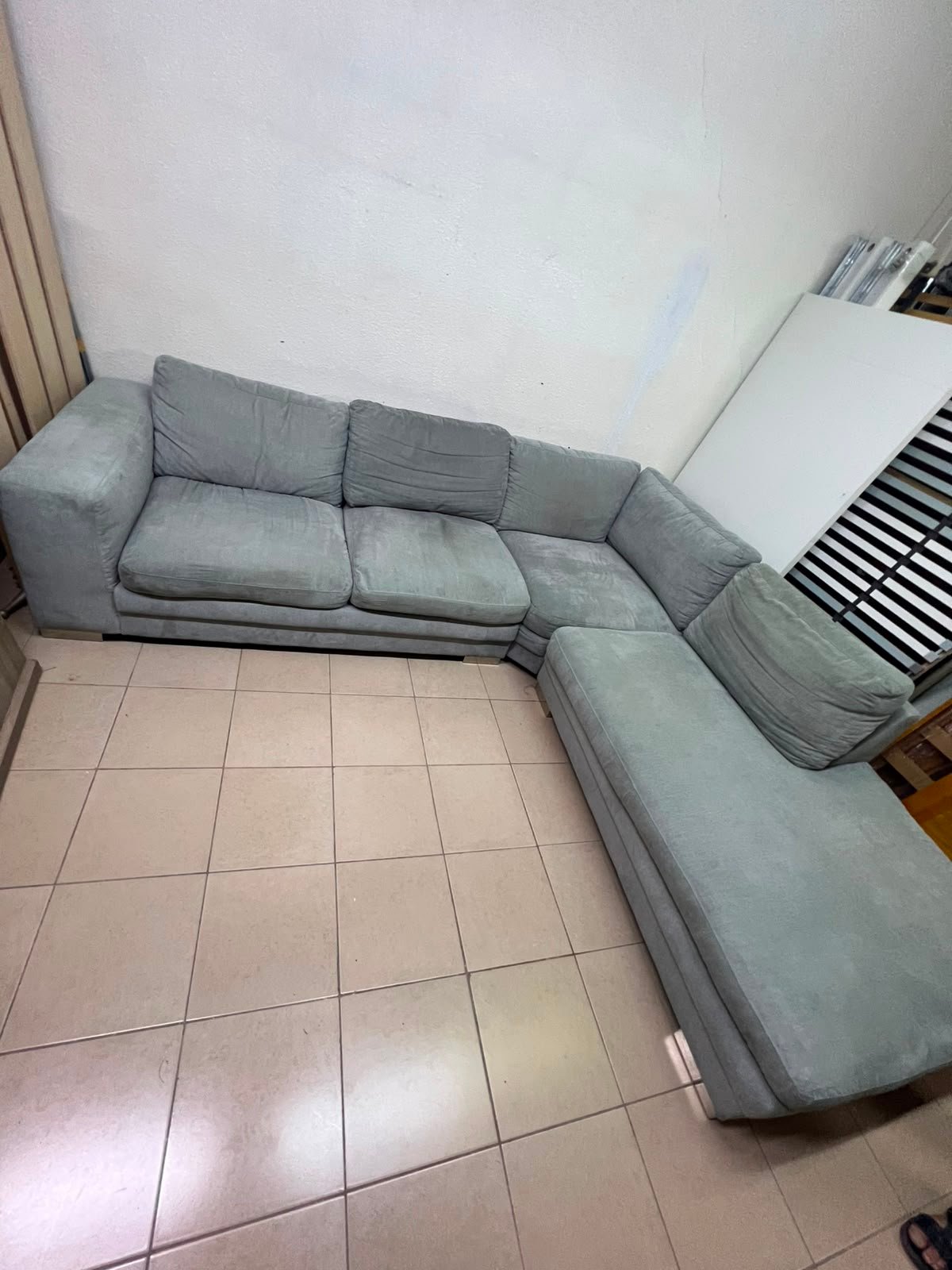 L-shaped sectional sofa - Image 6