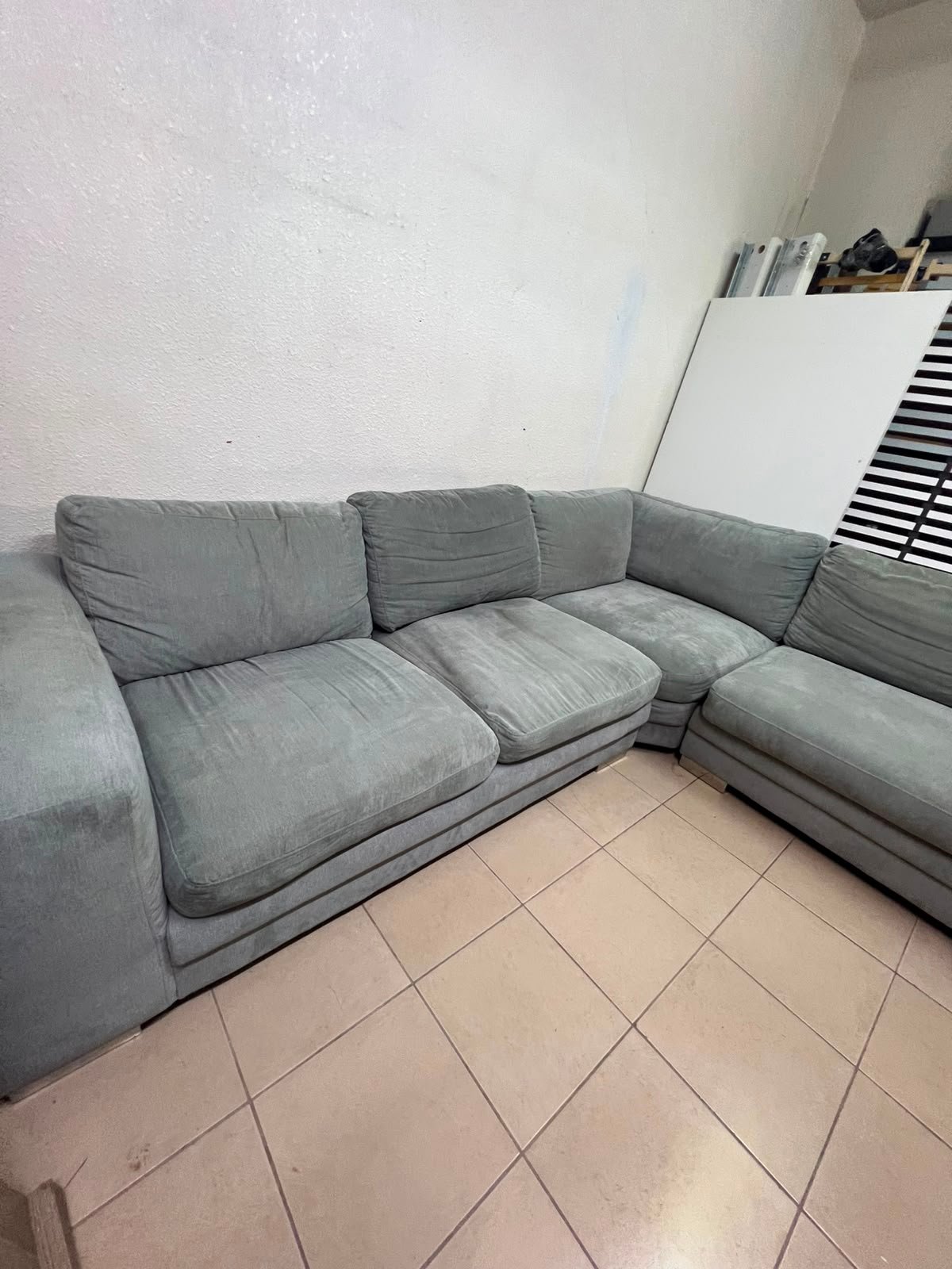 L-shaped sectional sofa - Image 7