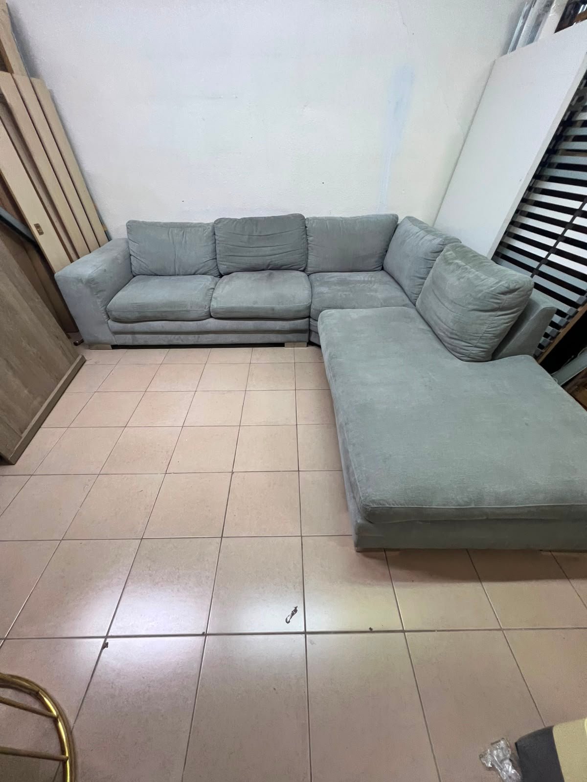 L-shaped sectional sofa - Image 9