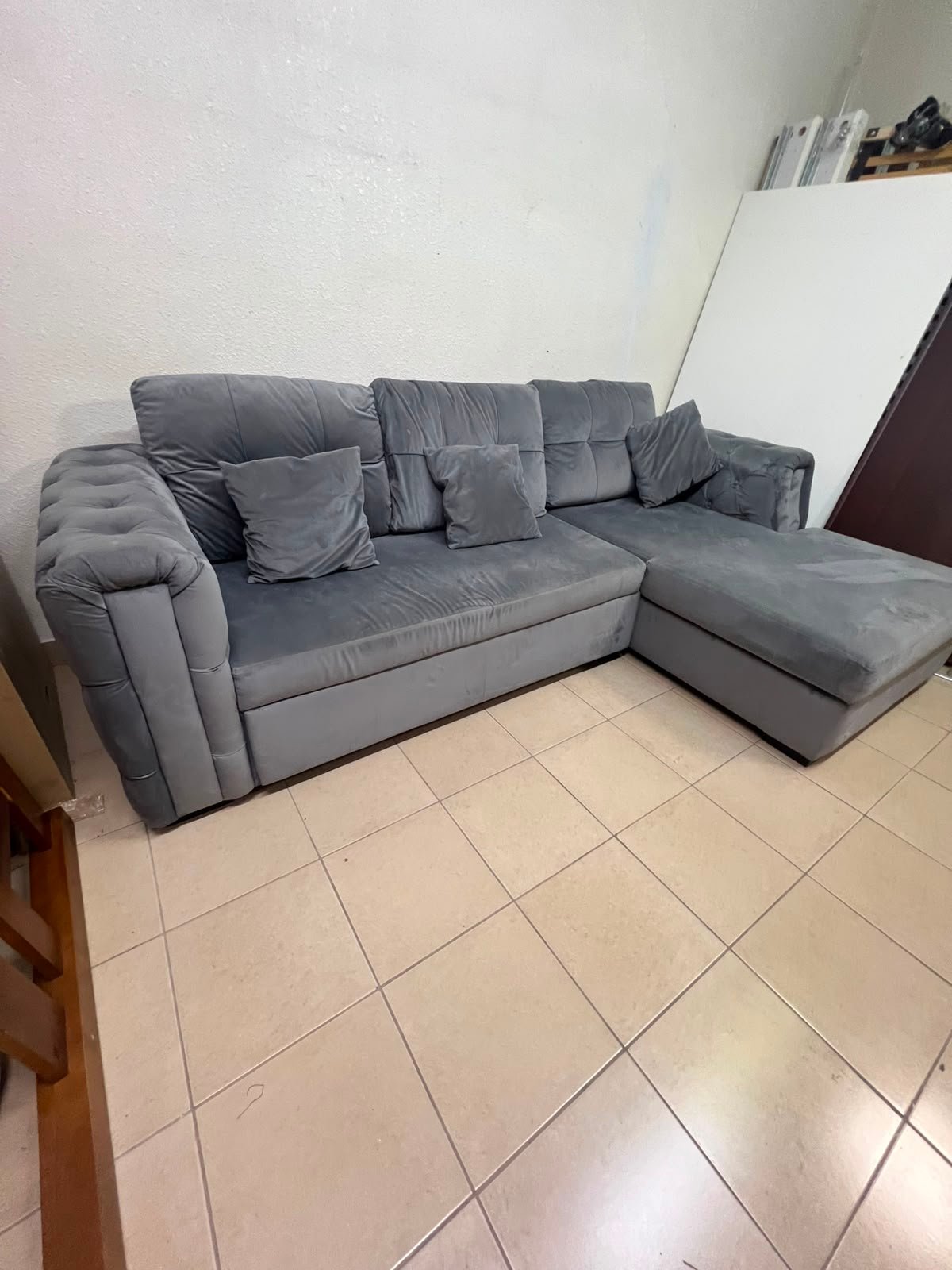 Upholstered Sectional Sofa Bed with Tufted Back - Image 3