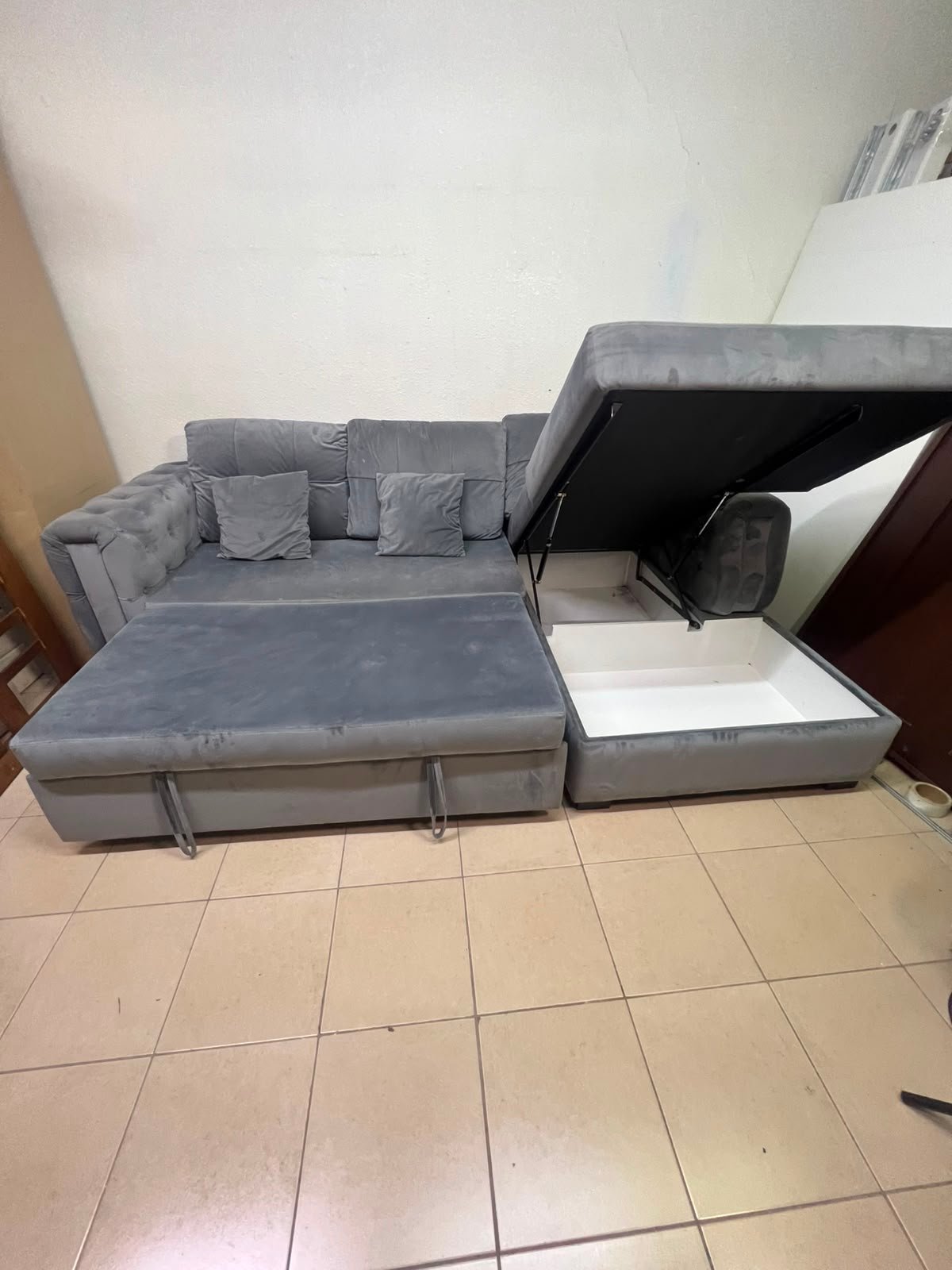 Upholstered Sectional Sofa Bed with Tufted Back - Image 11