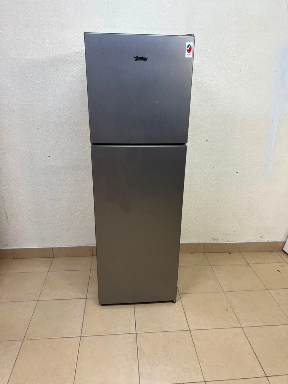 Toshiba Double-Door Refrigerator - Excellent Condition for Sale - Image 3