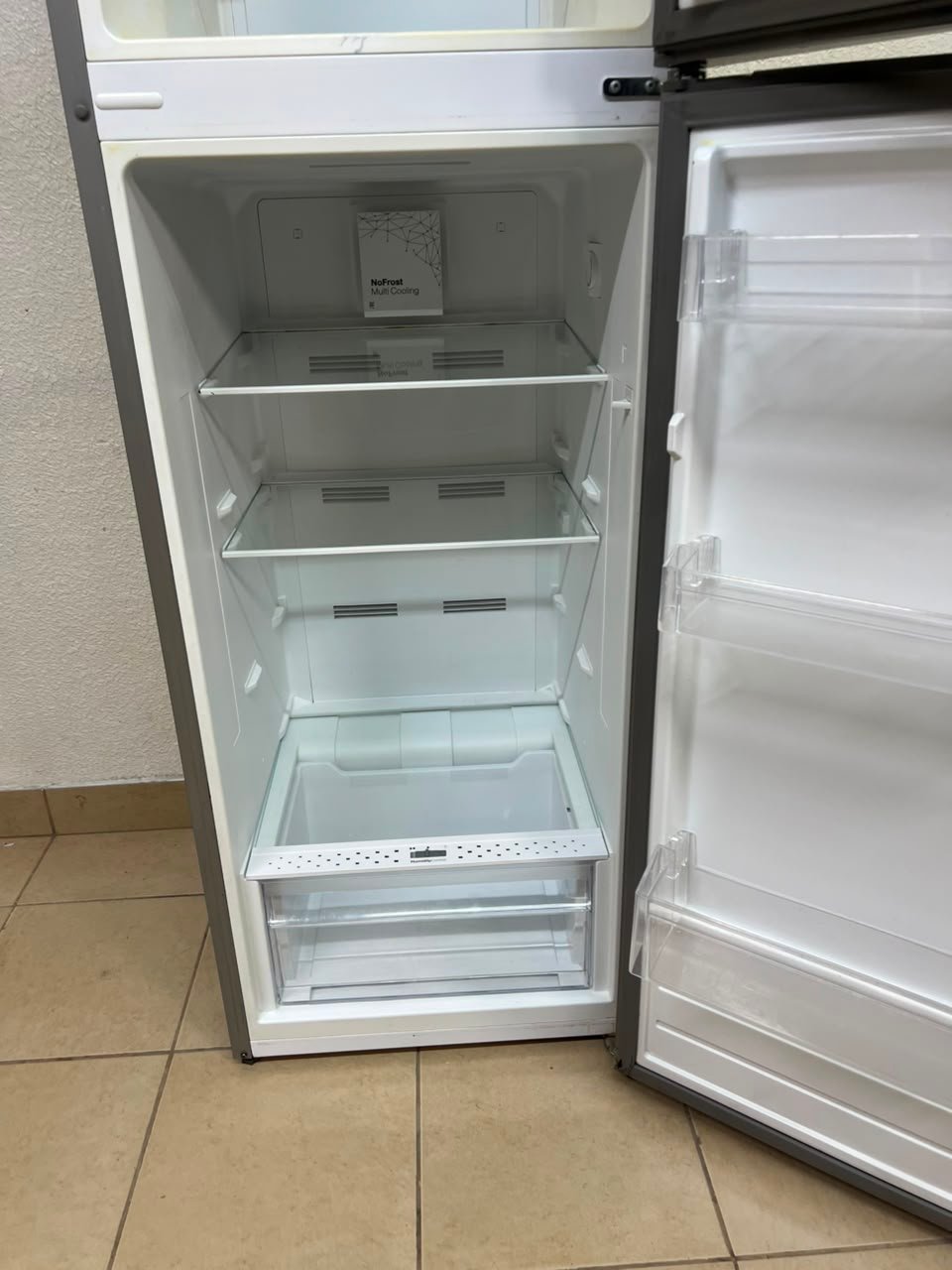 Toshiba Double-Door Refrigerator - Excellent Condition for Sale - Image 4