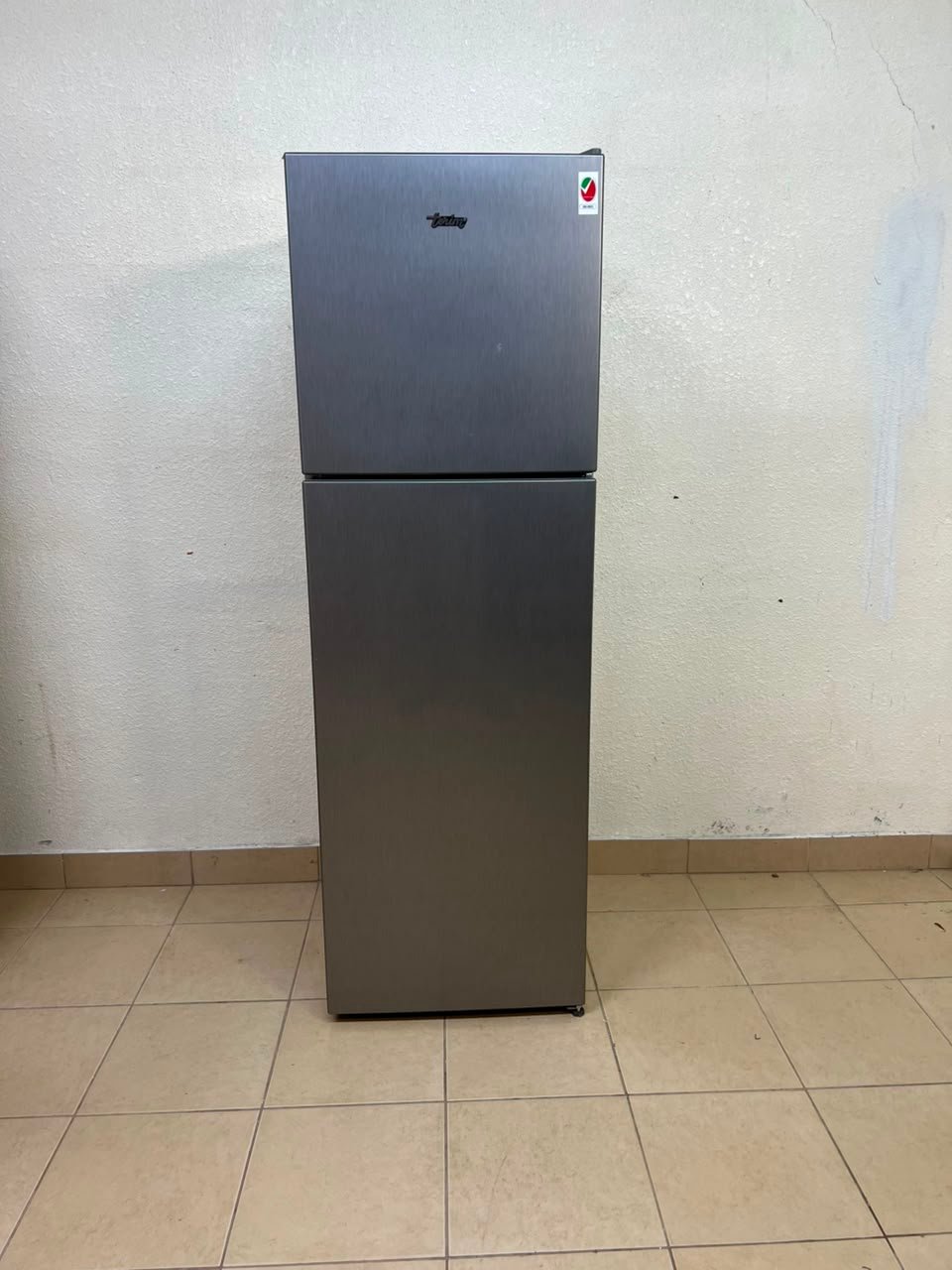 Toshiba Double-Door Refrigerator - Excellent Condition for Sale - Image 5