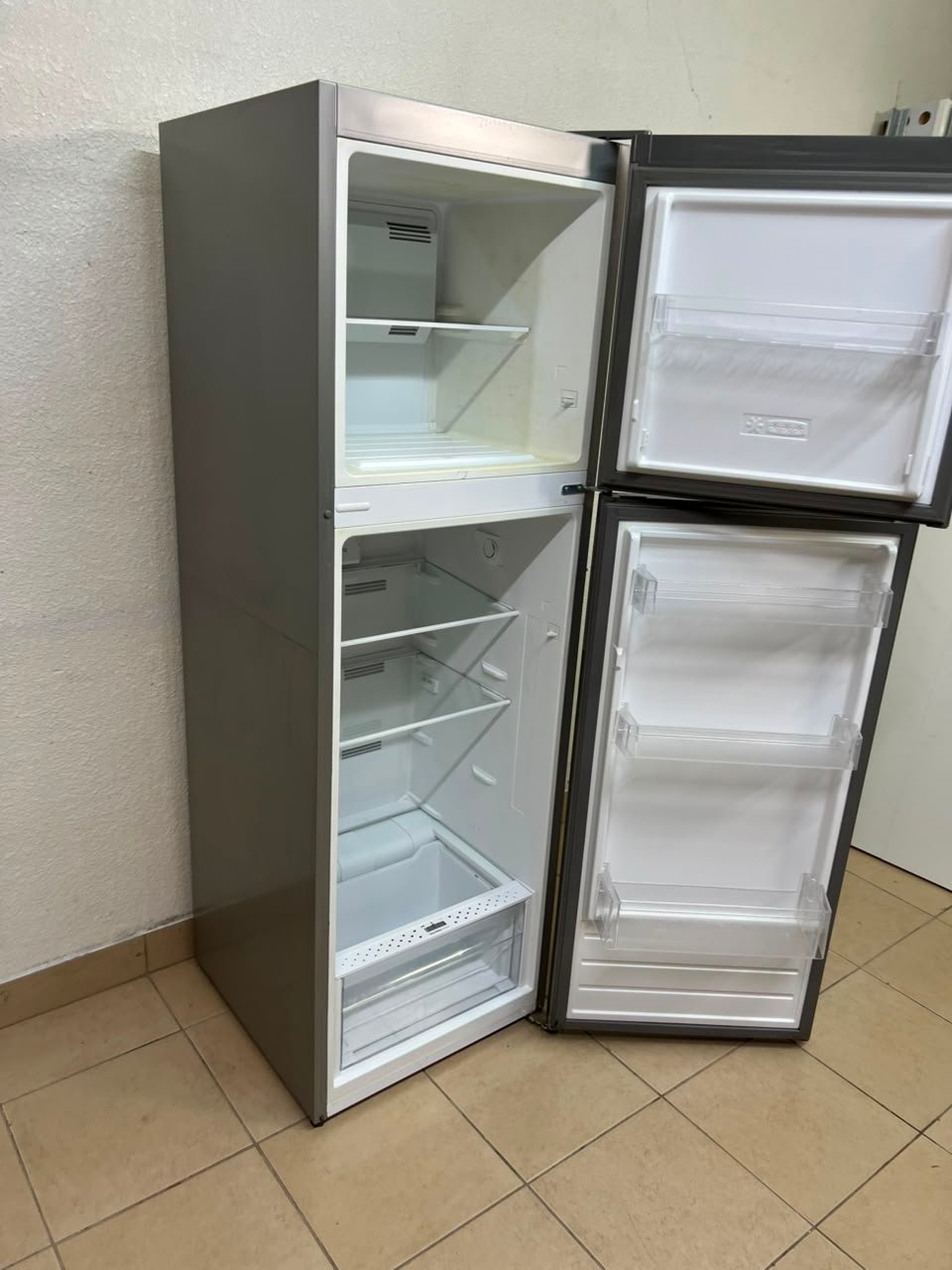 Toshiba Double-Door Refrigerator - Excellent Condition for Sale - Image 11