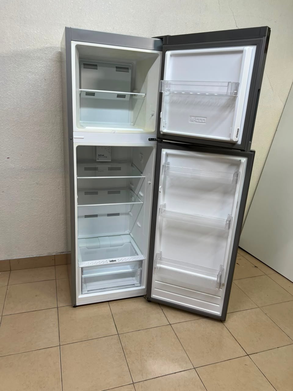 Toshiba Double-Door Refrigerator - Excellent Condition for Sale - Image 14
