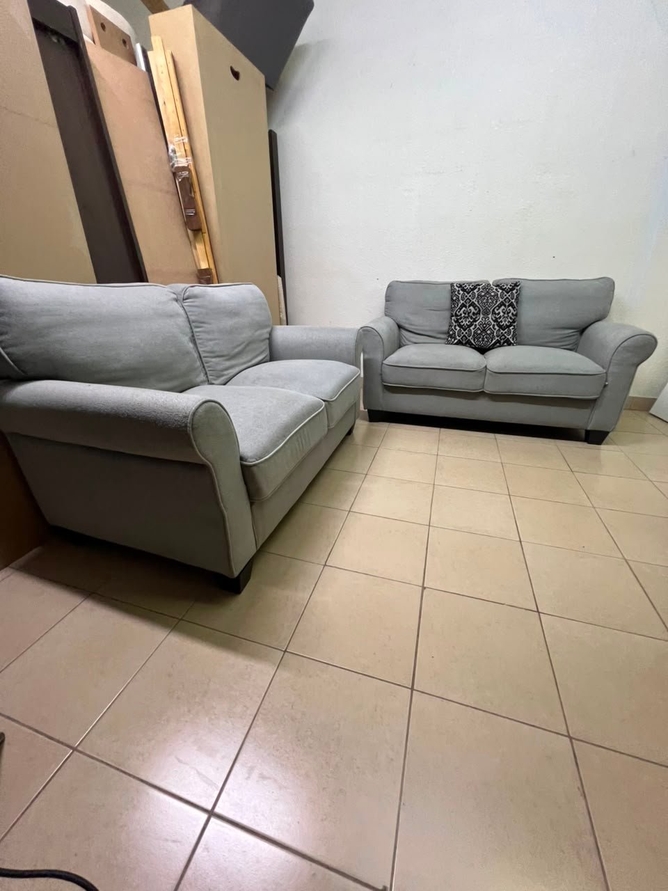 Classic Light Grey 2-Piece Sofa Set – Elegant Rolled Arm Design - Image 4