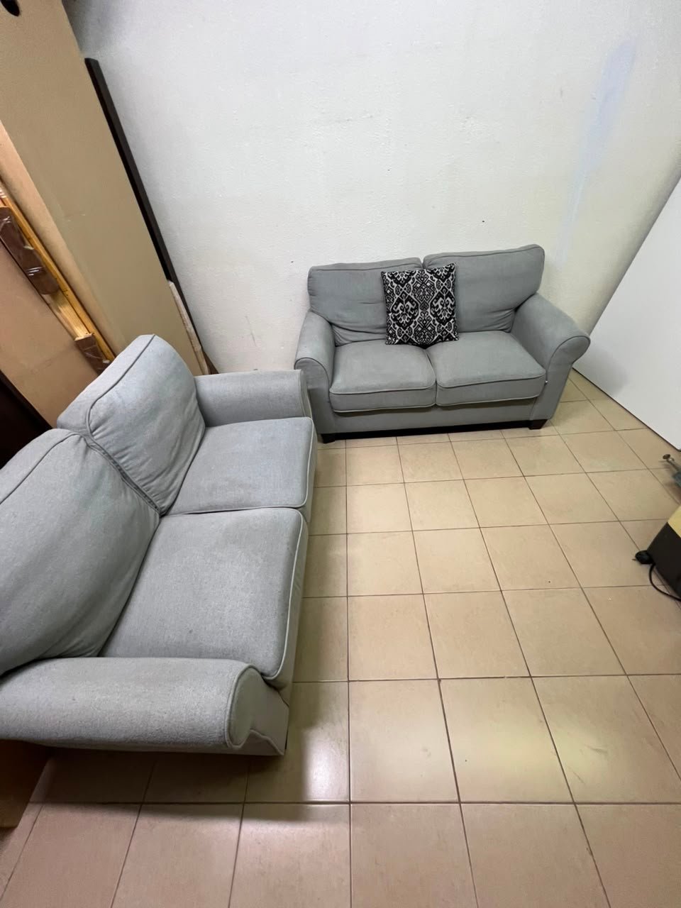 Classic Light Grey 2-Piece Sofa Set – Elegant Rolled Arm Design - Image 6