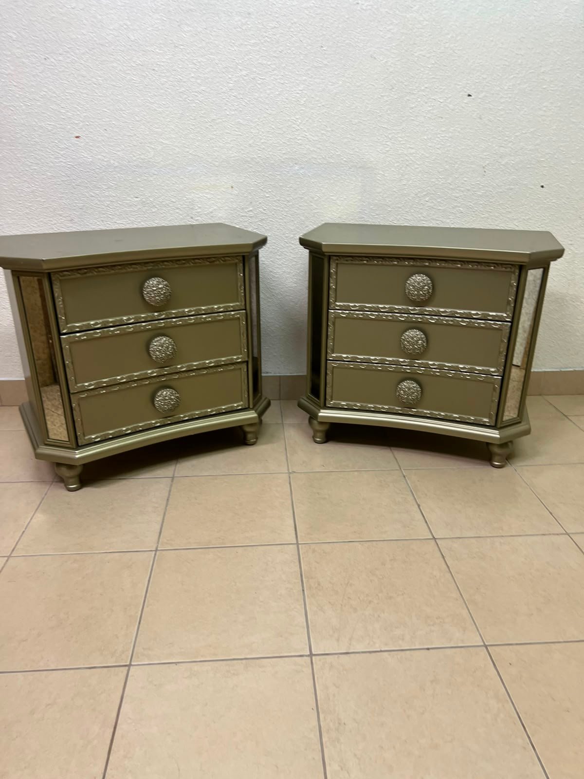 Glamorous Matching Pair of 3-Drawer Nightstands – Mirrored Sides & Jewel Knobs