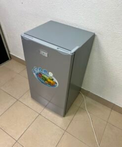 Compact single-door refrigerator in good working condition - Image 4