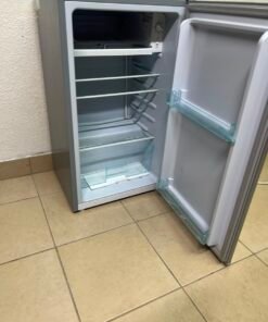 Compact single-door refrigerator in good working condition - Image 6