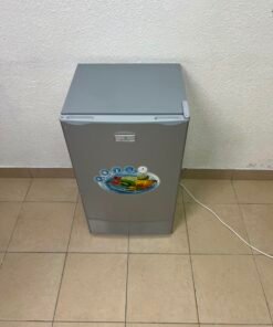Compact single-door refrigerator in good working condition - Image 7