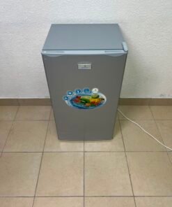 Compact single-door refrigerator in good working condition - Image 13