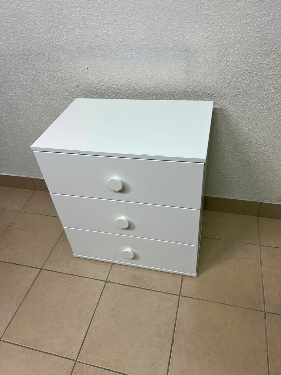 Modern White 3-Drawer Nightstand / Storage Cabinet – Minimalist Bedside Table with Round Knobs - Image 9