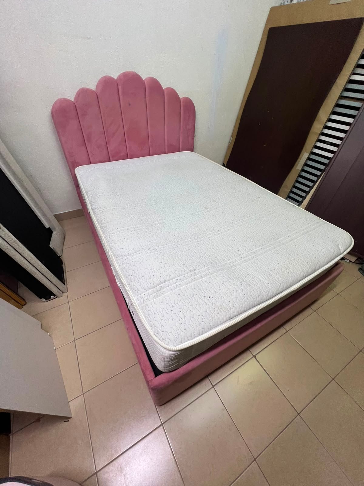 Pink Velvet Scalloped Single Bed with Quilted Mattress – Upholstered Kids'/Teen Bedroom Furniture - Image 13