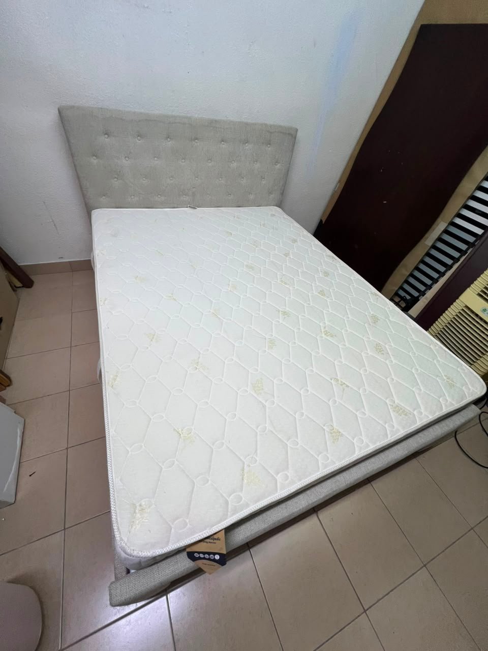 Light Grey Tufted Storage Bed with Diamond Quilted Mattress – Single Platform Bed with 2 Under-Bed Drawers - Image 4