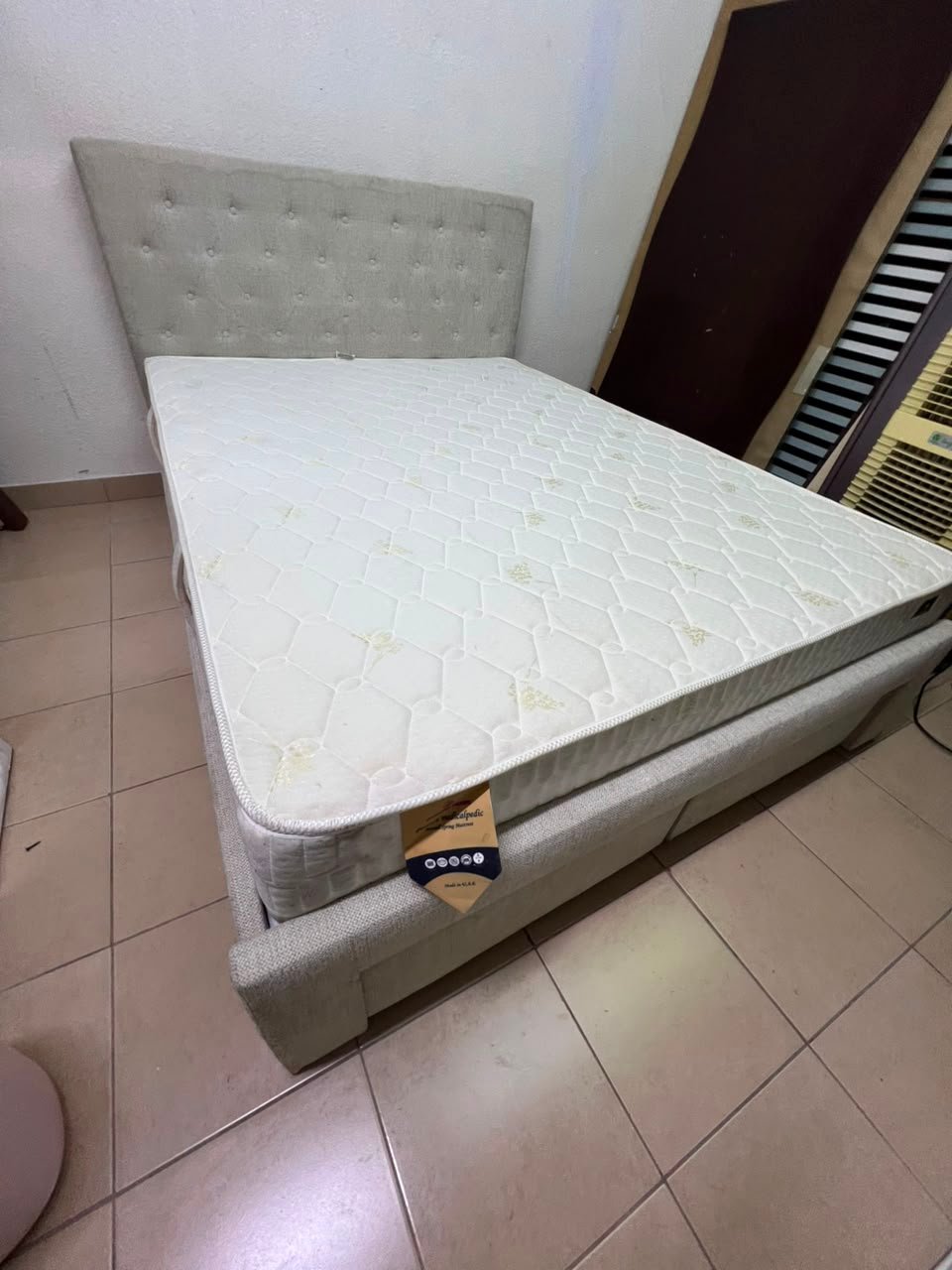 Light Grey Tufted Storage Bed with Diamond Quilted Mattress – Single Platform Bed with 2 Under-Bed Drawers - Image 6