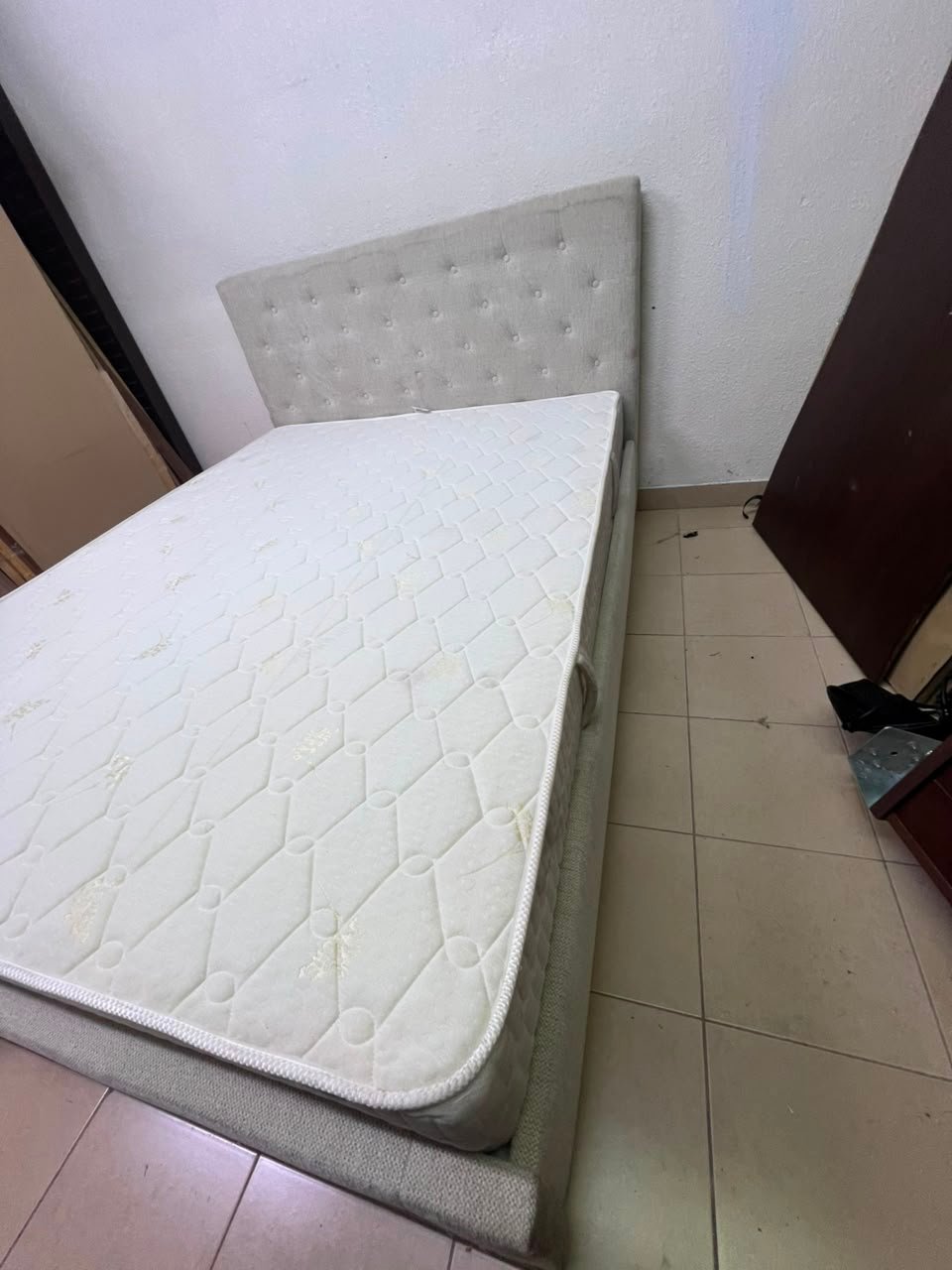 Light Grey Tufted Storage Bed with Diamond Quilted Mattress – Single Platform Bed with 2 Under-Bed Drawers - Image 8