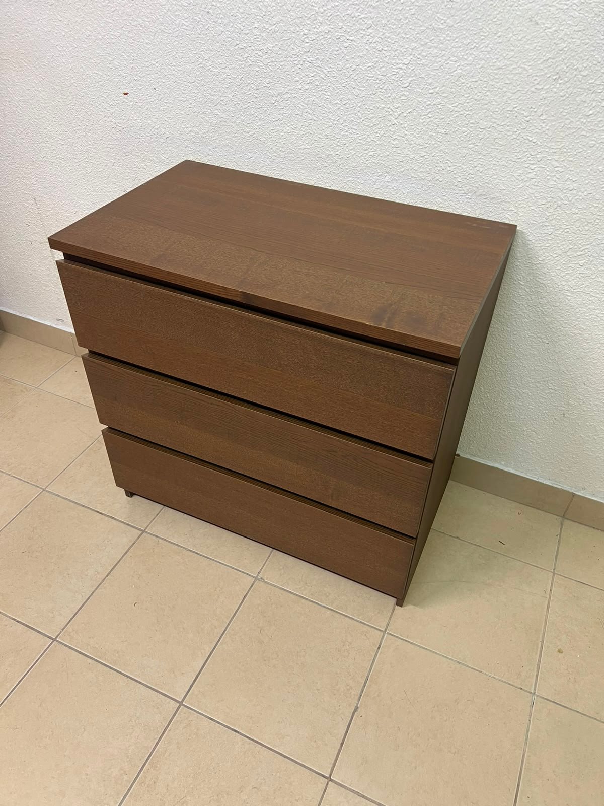 Minimalist Walnut 3-Drawer Chest / Nightstand – Handleless Design with Rich Wood Grain Finish - Image 2