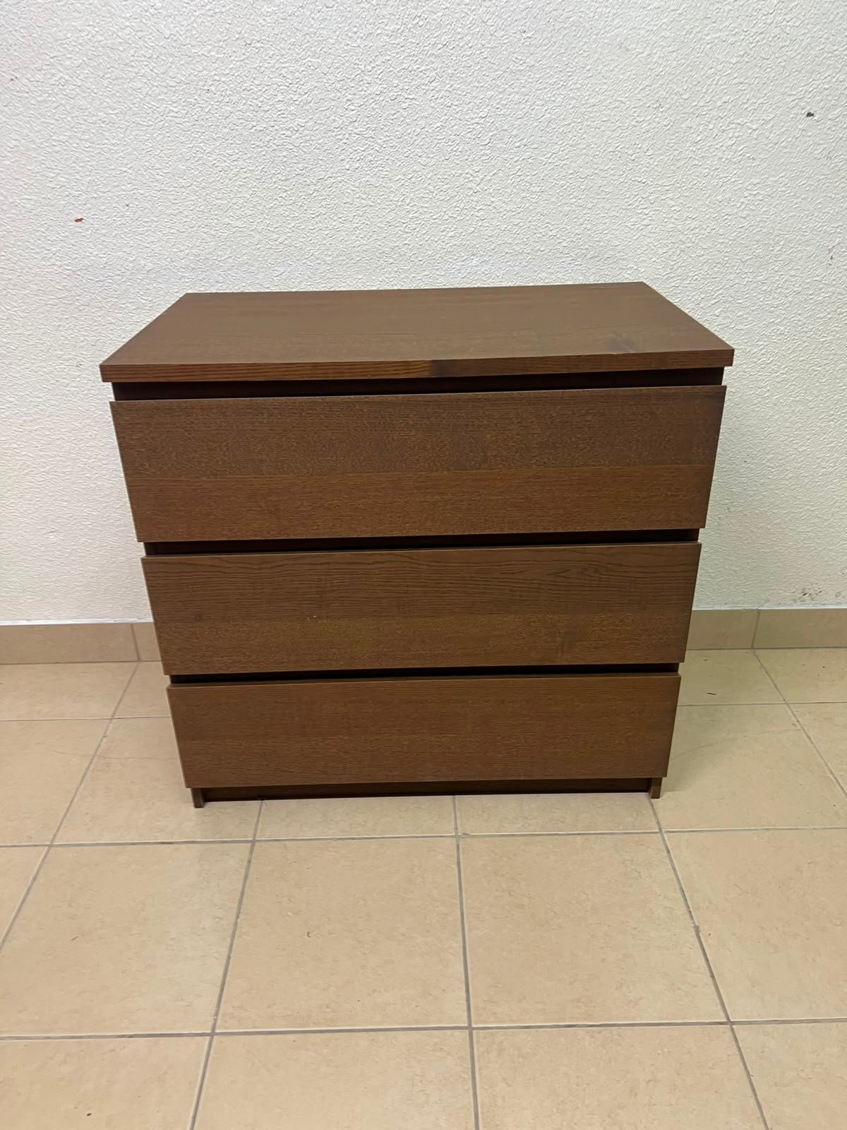 Minimalist Walnut 3-Drawer Chest / Nightstand – Handleless Design with Rich Wood Grain Finish