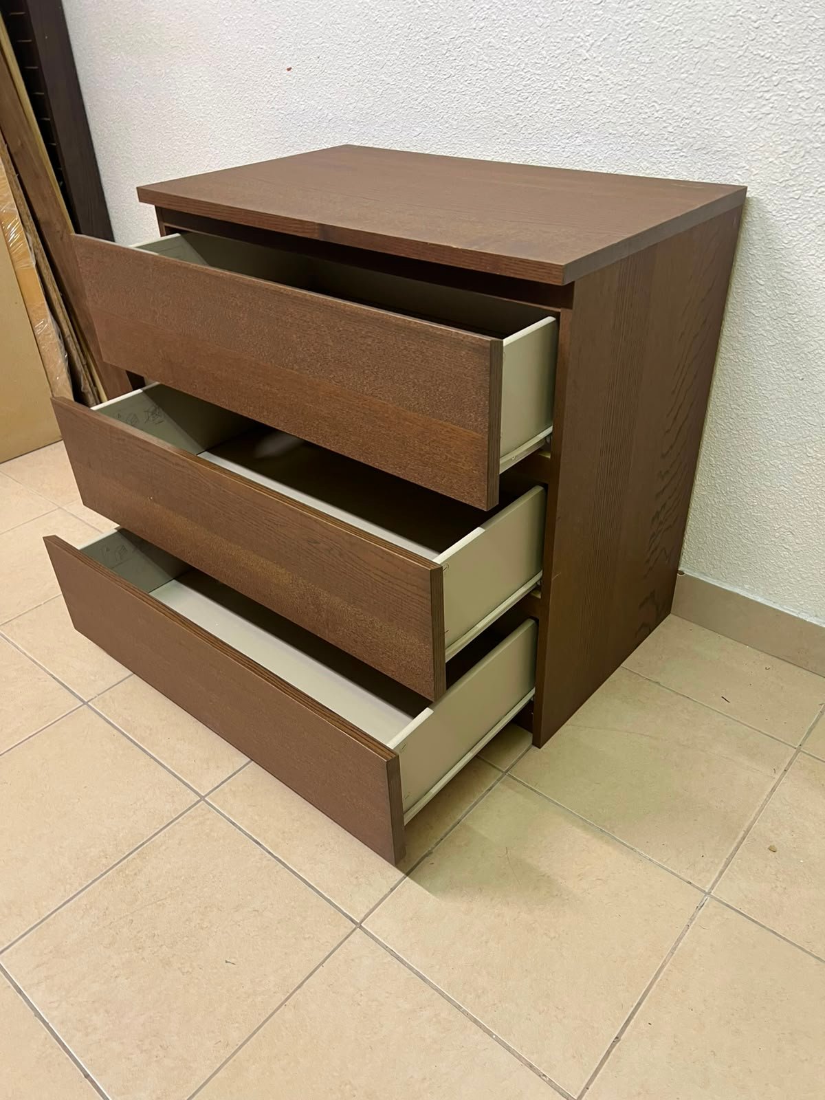 Minimalist Walnut 3-Drawer Chest / Nightstand – Handleless Design with Rich Wood Grain Finish - Image 6