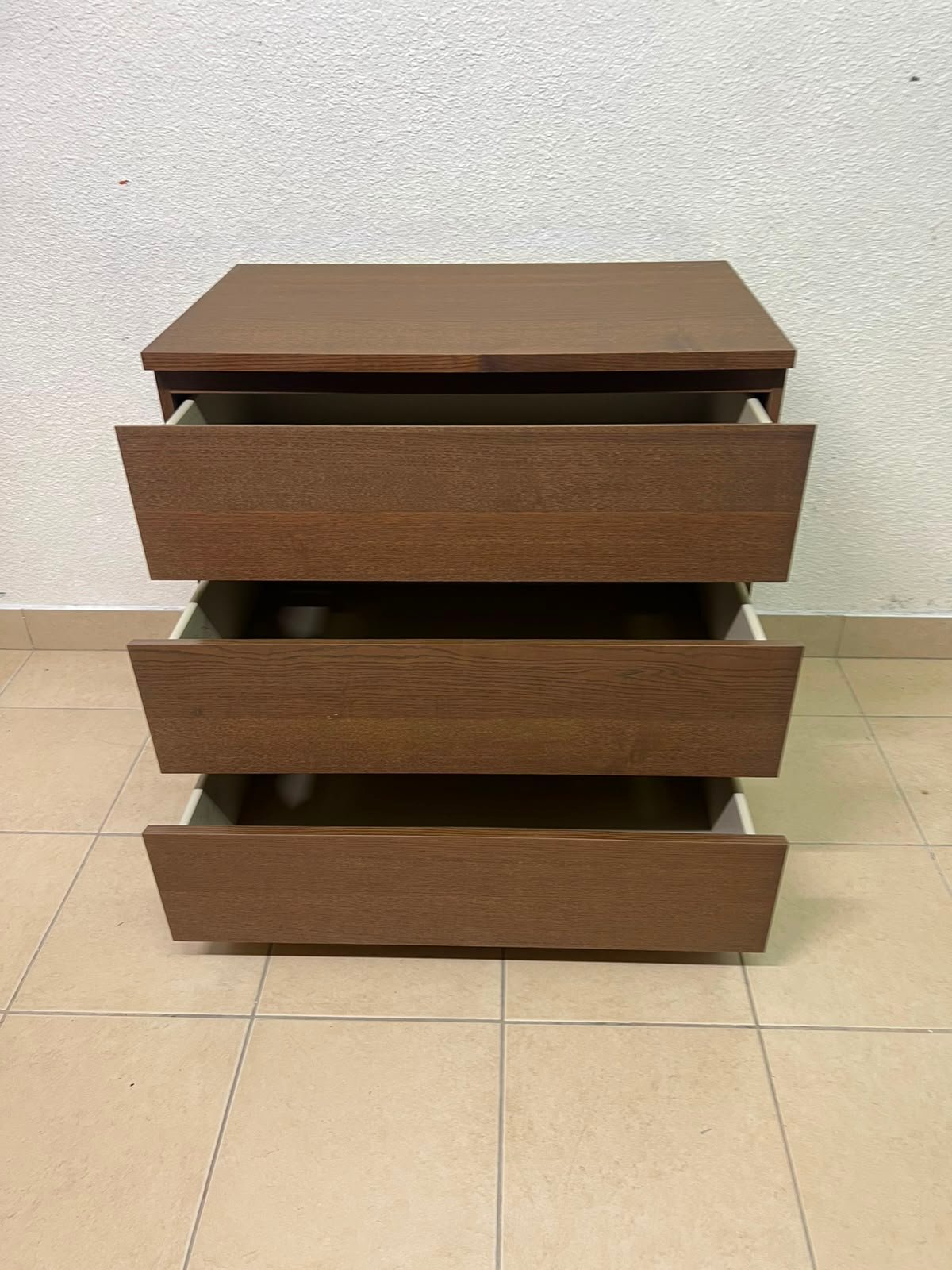 Minimalist Walnut 3-Drawer Chest / Nightstand – Handleless Design with Rich Wood Grain Finish - Image 10
