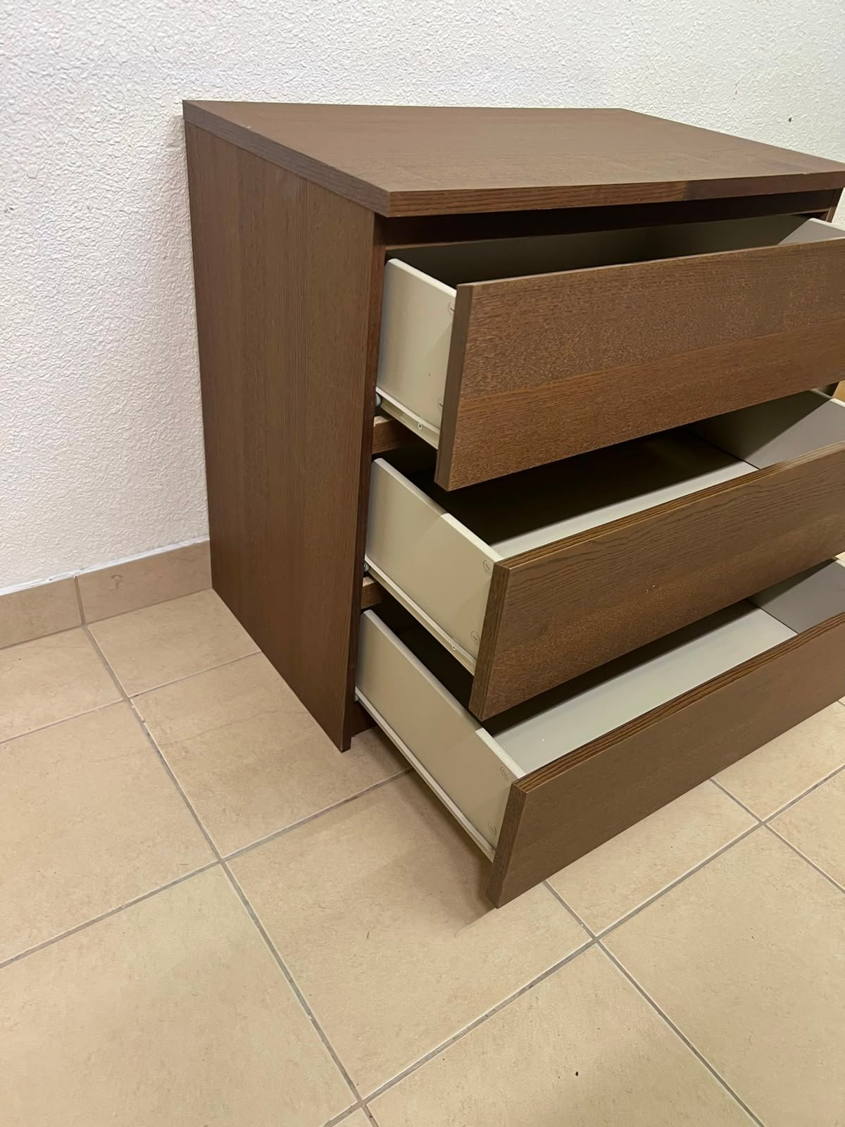 Minimalist Walnut 3-Drawer Chest / Nightstand – Handleless Design with Rich Wood Grain Finish - Image 12
