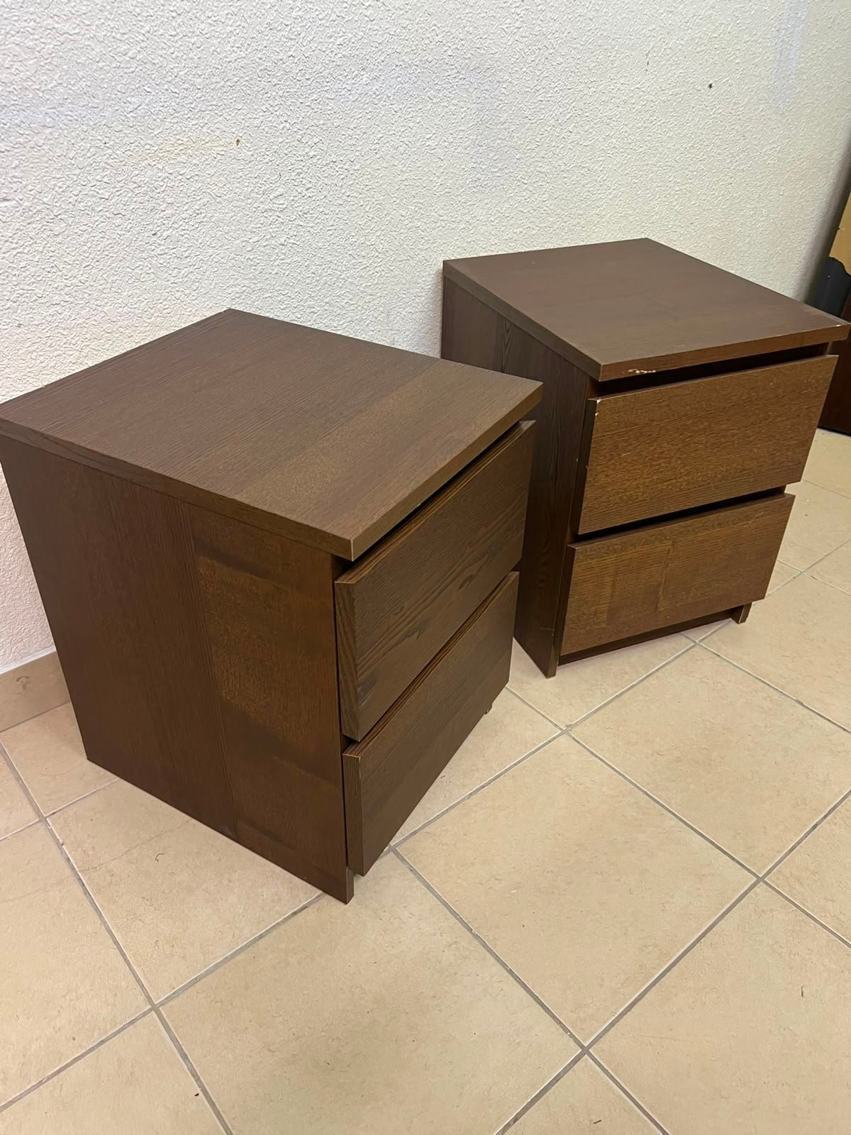 Minimalist Walnut 2-Drawer Nightstand Set – Handleless Bedside Tables with Rich Wood Grain Finish (Set of 2) - Image 7