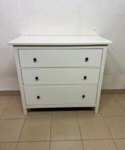 3-Drawer White Dresser / Chest of Drawers with Contrast Black Knobs – Minimalist Storage Cabinet for Bedroom & Living Room