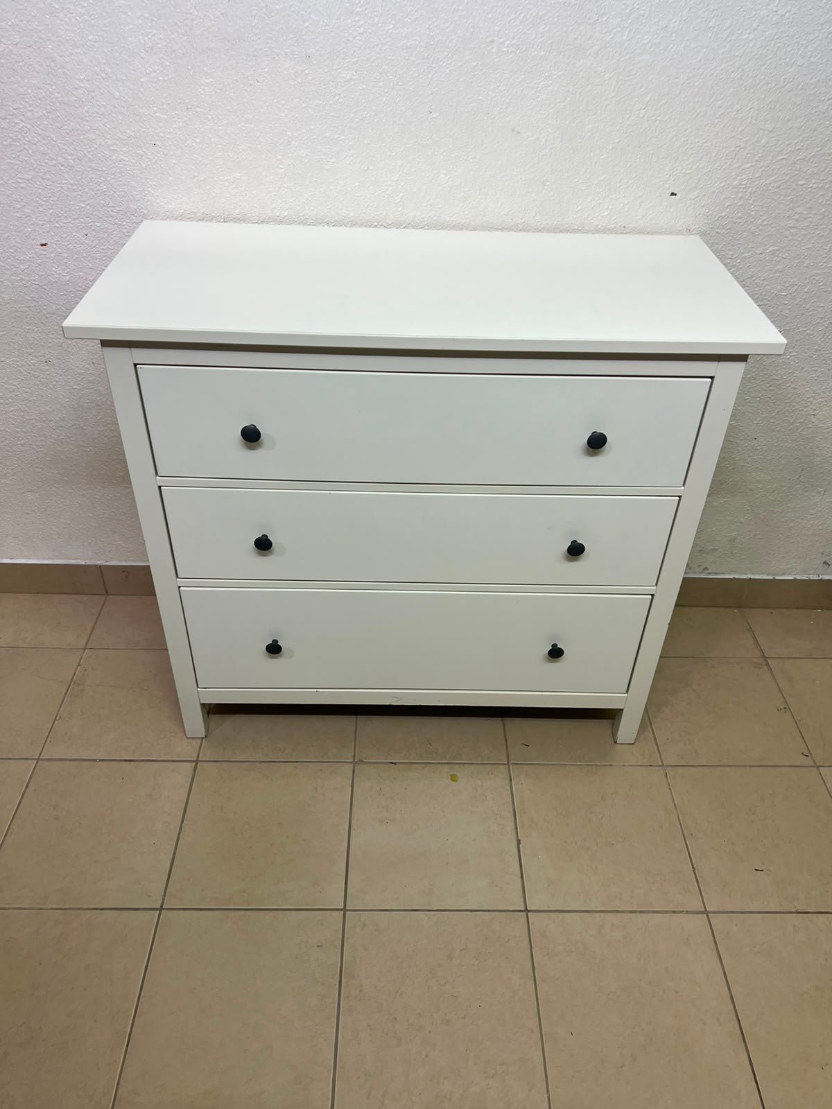 3-Drawer White Dresser / Chest of Drawers with Contrast Black Knobs – Minimalist Storage Cabinet for Bedroom & Living Room - Image 4