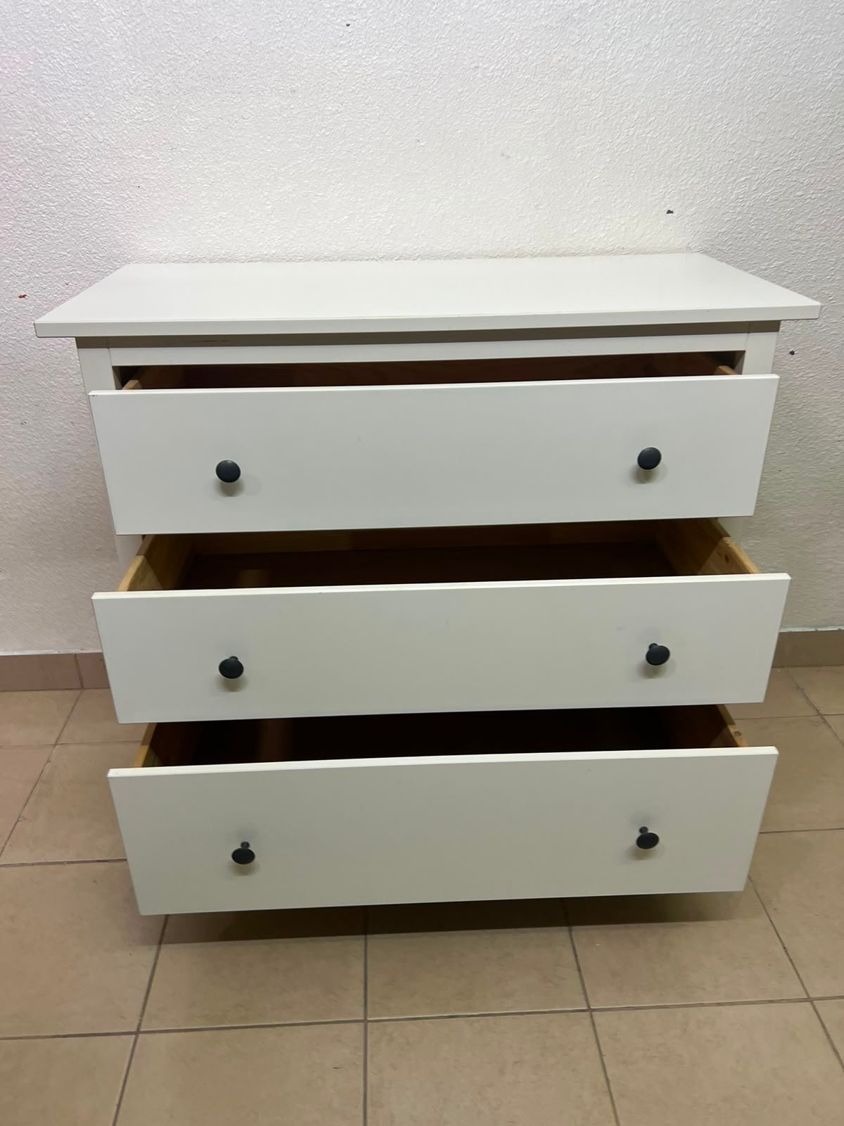 3-Drawer White Dresser / Chest of Drawers with Contrast Black Knobs – Minimalist Storage Cabinet for Bedroom & Living Room - Image 5