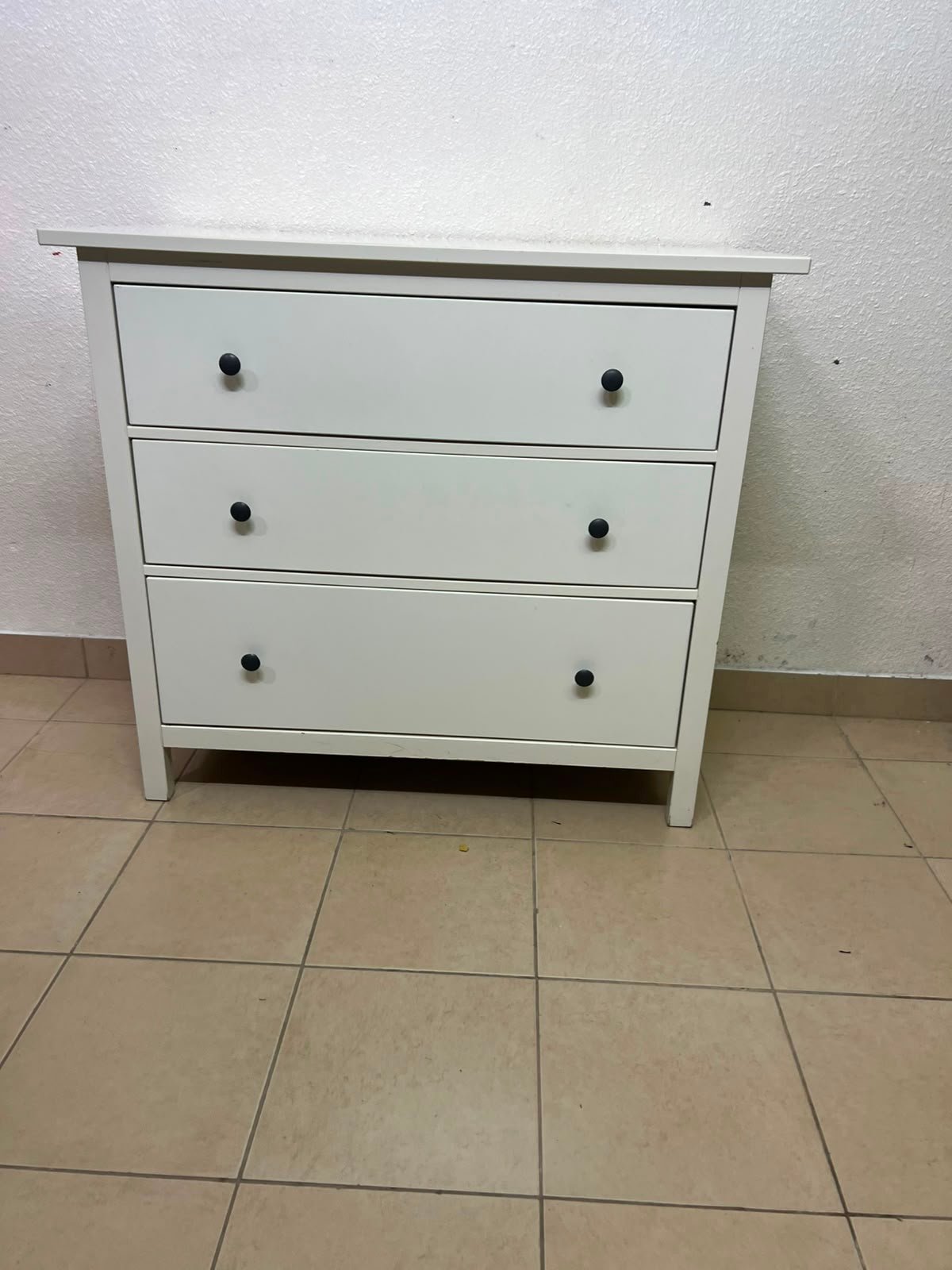 3-Drawer White Dresser / Chest of Drawers with Contrast Black Knobs – Minimalist Storage Cabinet for Bedroom & Living Room - Image 6
