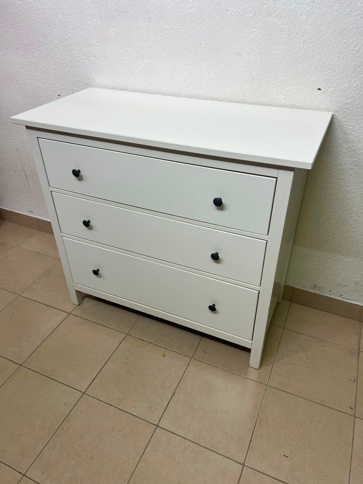 3-Drawer White Dresser / Chest of Drawers with Contrast Black Knobs – Minimalist Storage Cabinet for Bedroom & Living Room - Image 9