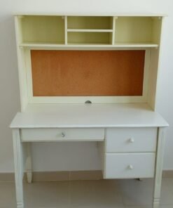 Classic White Study Desk with Hutch, Corkboard & 3 Drawers – Spacious Home Office Workstation with Turned Legs