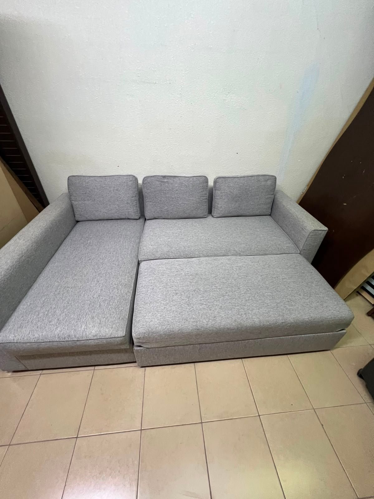 Modern Grey L-Shaped Sectional Sofa with Chaise Lounge – Spacious Fabric Couch for Apartments, Living Rooms & Studios - Image 4