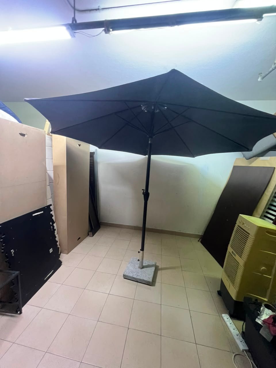 Square Dark Grey Patio Umbrella with Crank & Tilt – Complete Outdoor Garden Set with Heavy Grey Stone Base & Black Pole