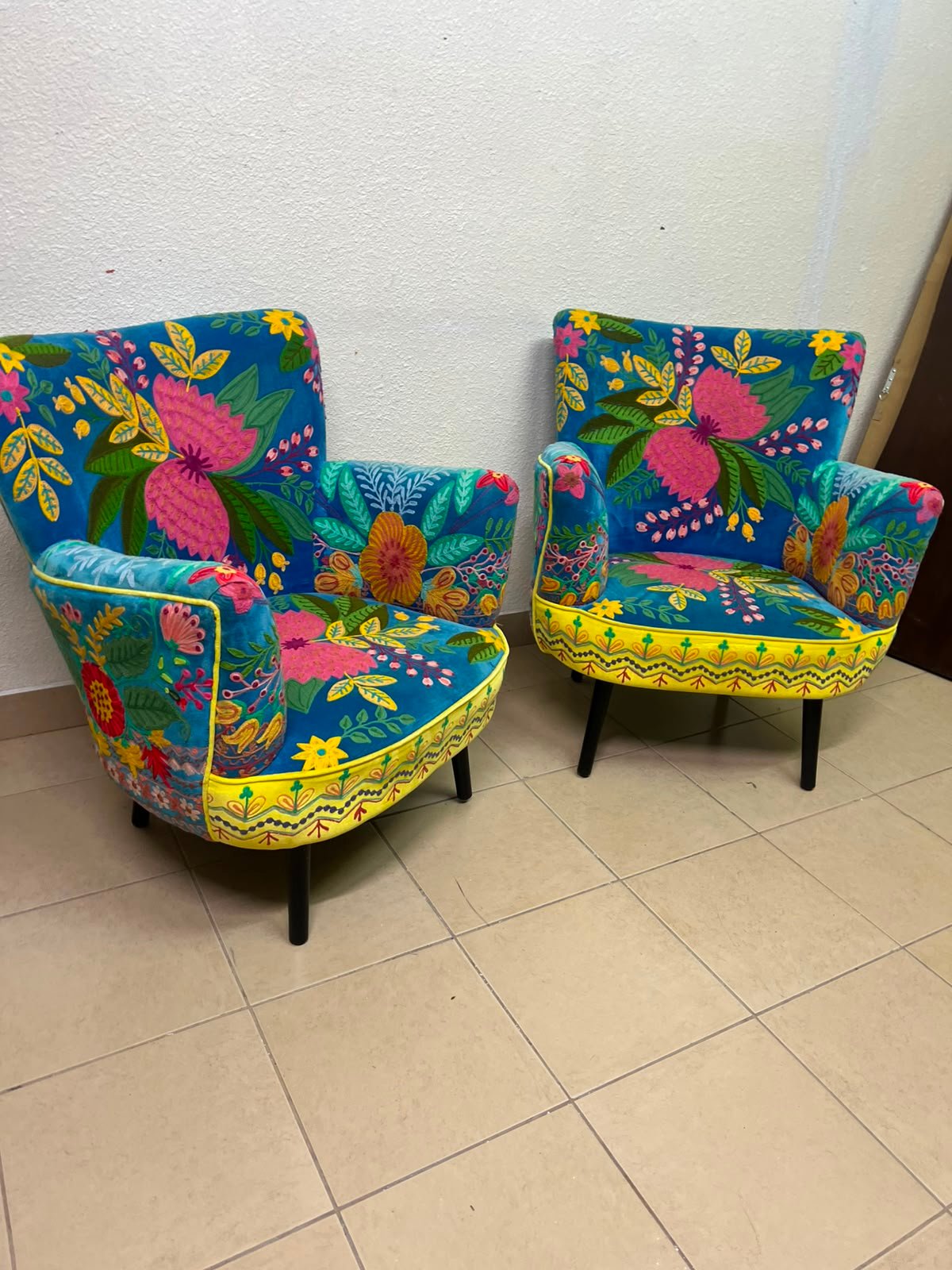Set of 2 Boho Floral Embroidered Accent Chairs – Vibrant Teal & Yellow Armchairs with Black Tapered Legs - Image 6