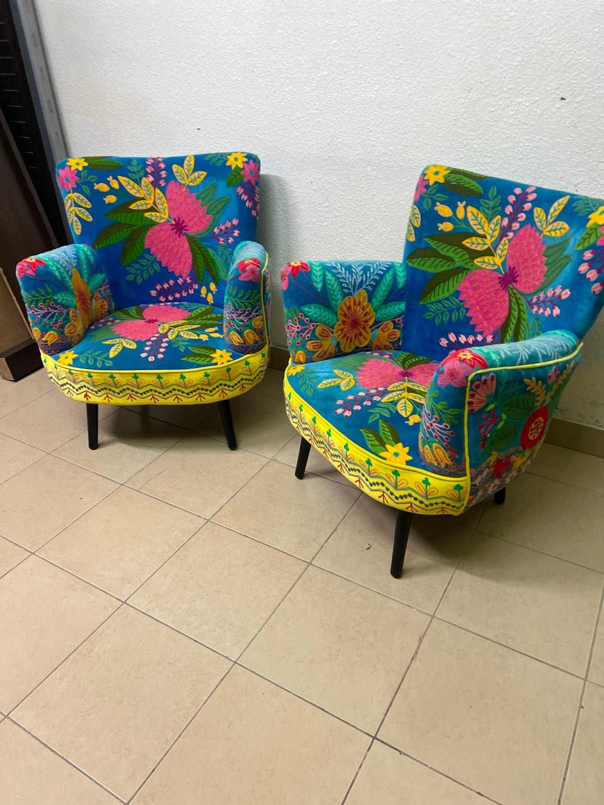 Set of 2 Boho Floral Embroidered Accent Chairs – Vibrant Teal & Yellow Armchairs with Black Tapered Legs - Image 10