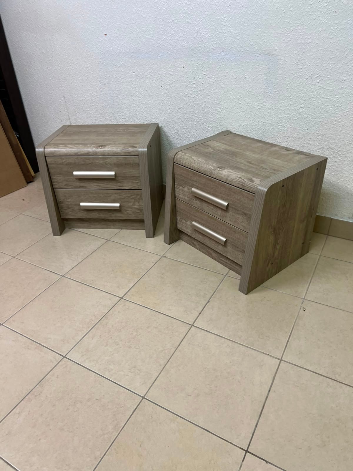 Set of 2 Grey Wood Grain 2-Drawer Nightstands – Modern Bedside Tables with Curved Edges & Silver Bar Handles - Image 2