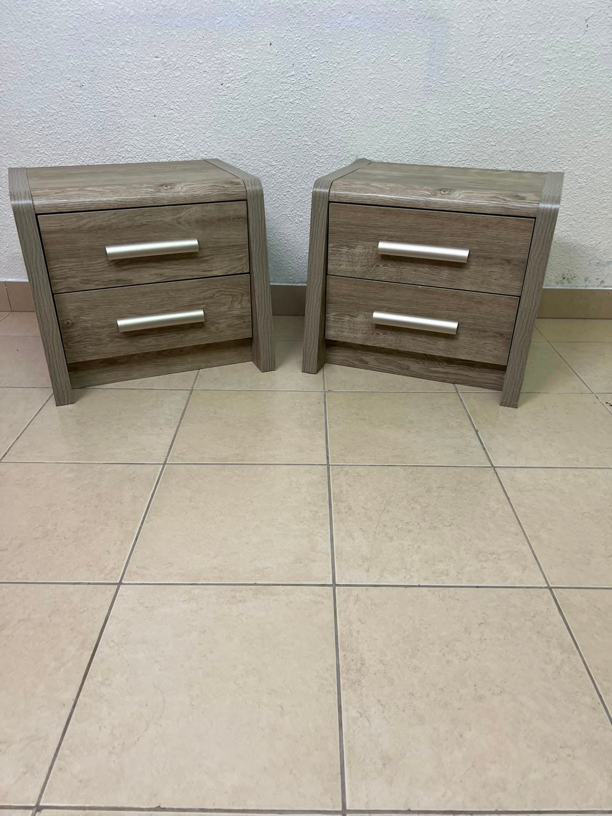 Set of 2 Grey Wood Grain 2-Drawer Nightstands – Modern Bedside Tables with Curved Edges & Silver Bar Handles