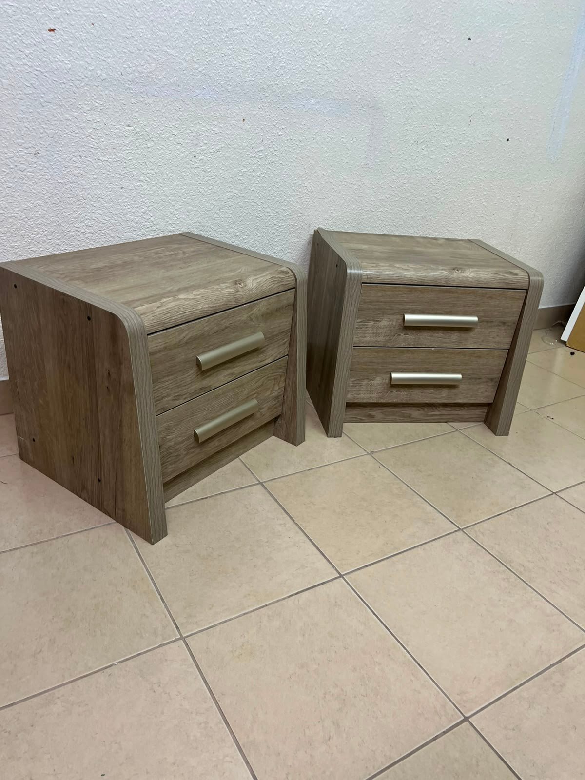Set of 2 Grey Wood Grain 2-Drawer Nightstands – Modern Bedside Tables with Curved Edges & Silver Bar Handles - Image 10